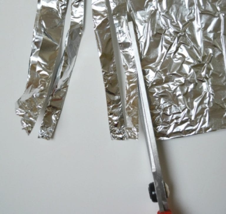 40 smart ways to use aluminum foil that you may have never heard of