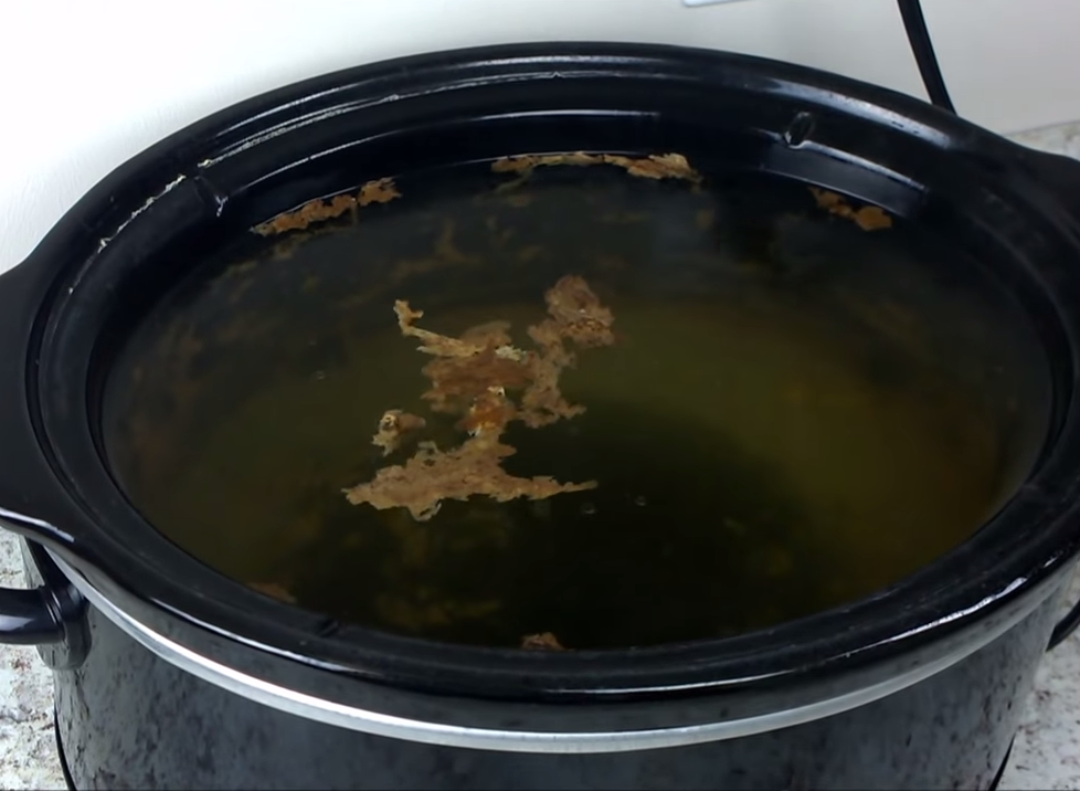 Easy Way To Have Slow Cooker “Clean Itself”