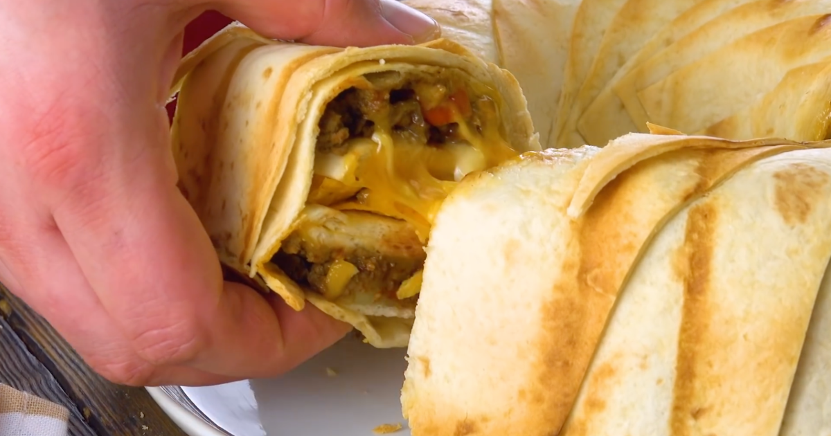 Bundt pans aren’t just for sweets! Fill it w/ tortillas & cheese for