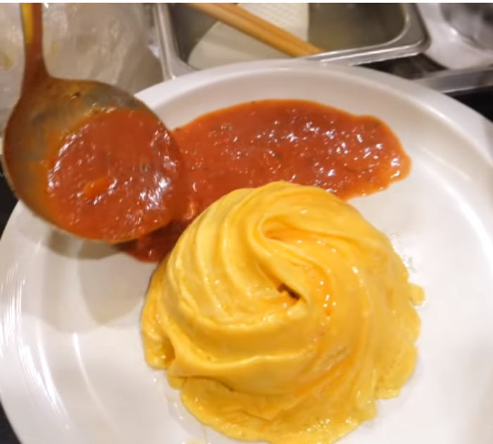 Chef shares easy way to make the famous 'tornado omelet' at home