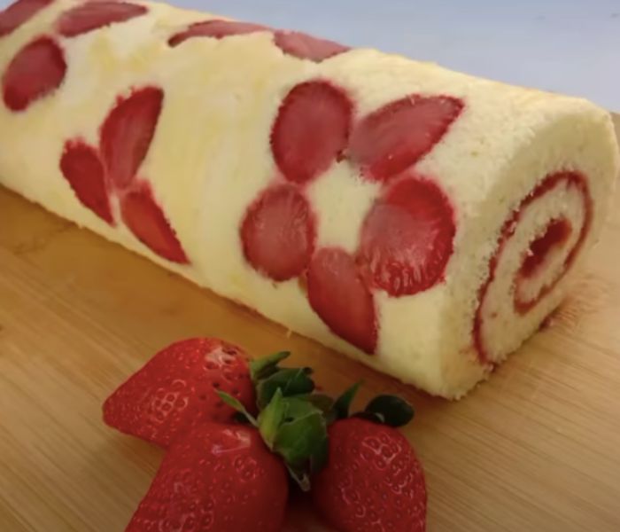 Simple recipe for strawberry Swiss roll cake makes for a beautiful dessert