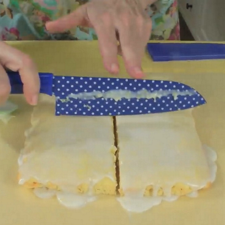 One bowl lemon brownies are super easy to make and taste delicious