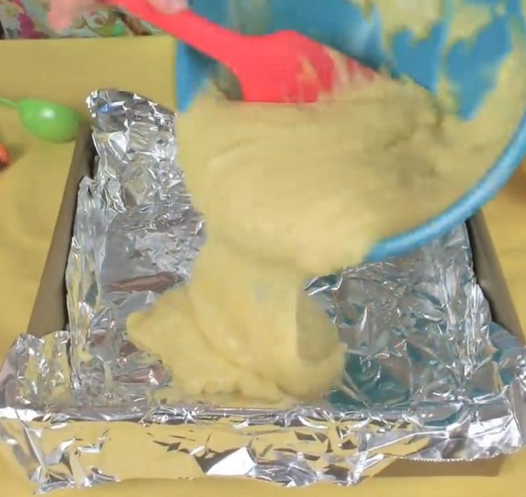 One bowl lemon brownies are super easy to make and taste delicious