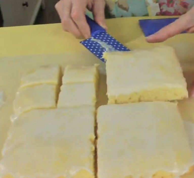 One bowl lemon brownies are super easy to make and taste delicious