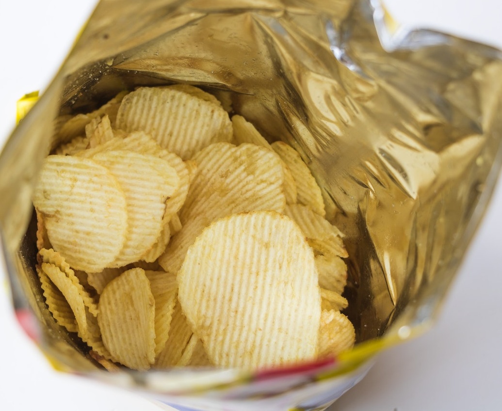 Man shares unconventional method for baking the crispiest garlic potato