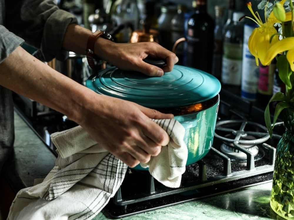 Bake “Blackout Bread” without electricity using tealight candles