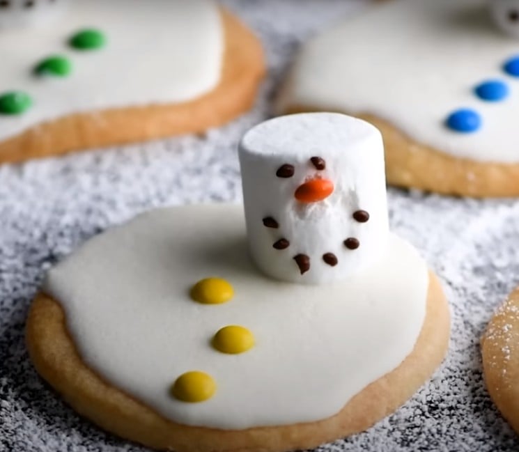 10 Super Festive Holiday Desserts To Eat While Waiting For Santa