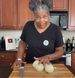 Mom shares “hack” for making deliciously thick gravy without any flour
