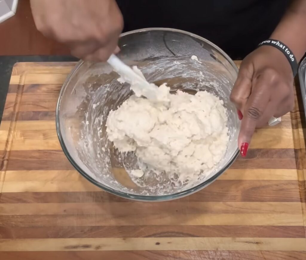 Mom shows how she makes 2-ingredient bread 